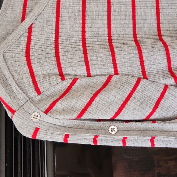 Liz Claiborne - Picture 2 of 8